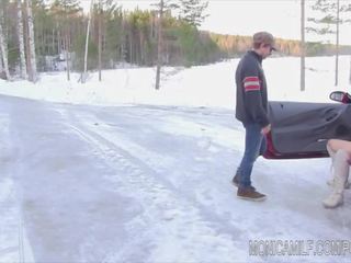 Car breakdown for horny Monicamilf in the Norwegian winter