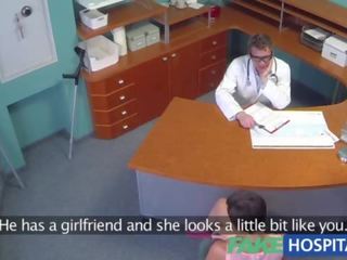 Fakehospital gjoksmadhe ish porno yll përdor të saj e mahnitshme seksual aftësi