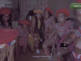 З оголеними грудьми африканська дівчинки йти в для ritual танець: hd ххх фільм cb