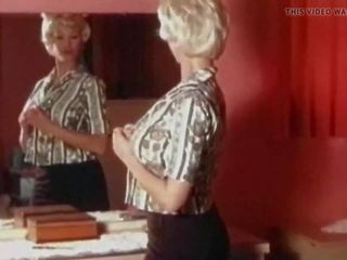Que sera sera -vintage 60s berpayu dara besar si rambut perang undresses: x rated filem 66