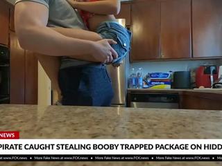 Teenager thief erwischt stealing booby trapped package porno filme