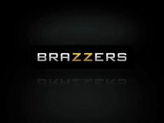 Brazzers - milfs tāpat tas liels - karstās mammīte fucks jauns puisis uz the duša aina starring francesca le un keiran aizvēja puse