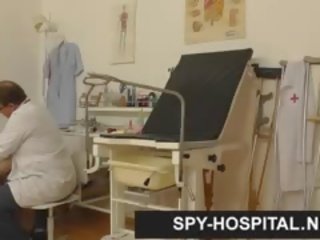 Stjålet skjult kamera video av gynekologisk eksamen