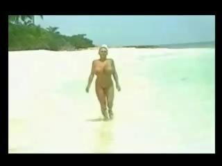 Sexo para gigante tetitas nena en playa bvr