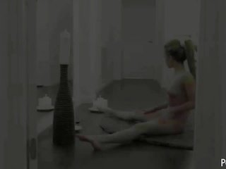 Telanjang yoga exercises: gratis remaja resolusi tinggi porno video 4a