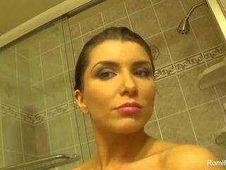 Romi ýagyş bath time masturbation